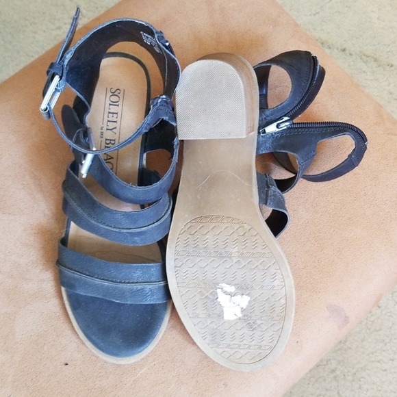 Sandals - Picture 2 of 2